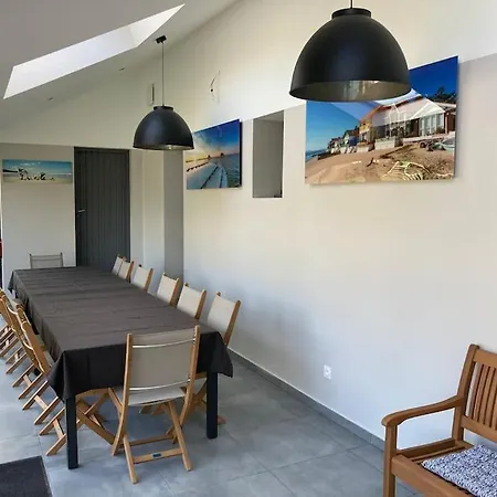 Bassin D'arcachon, Piscine Couverte Chauffee Hébergement de vacances *